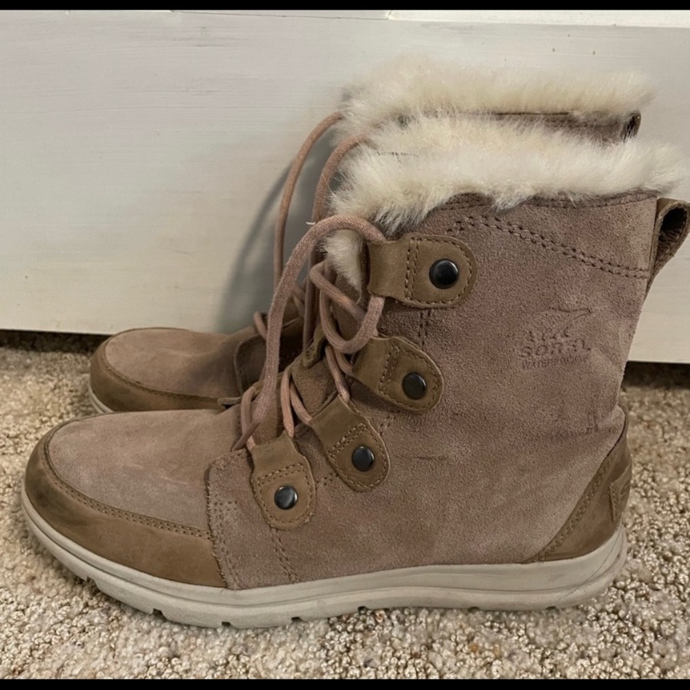 Good, used condition Sorel Explorer Boots. Some scuff marks shown in pictures.